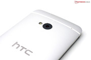 Huvudkamera med 4 megapixel. "UltraPixel" enligt HTC.