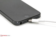 P.g.a. ett EU-diktat måste det finnas en Micro USB-adapter
