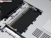 4 GB RAM är fastlött. Den lediga platsen kan utökas med 2 / 4 / 8 GB. 4 GB RAM är fastlött. Den lediga platsen kan utökas med 2 / 4 / 8 GB.