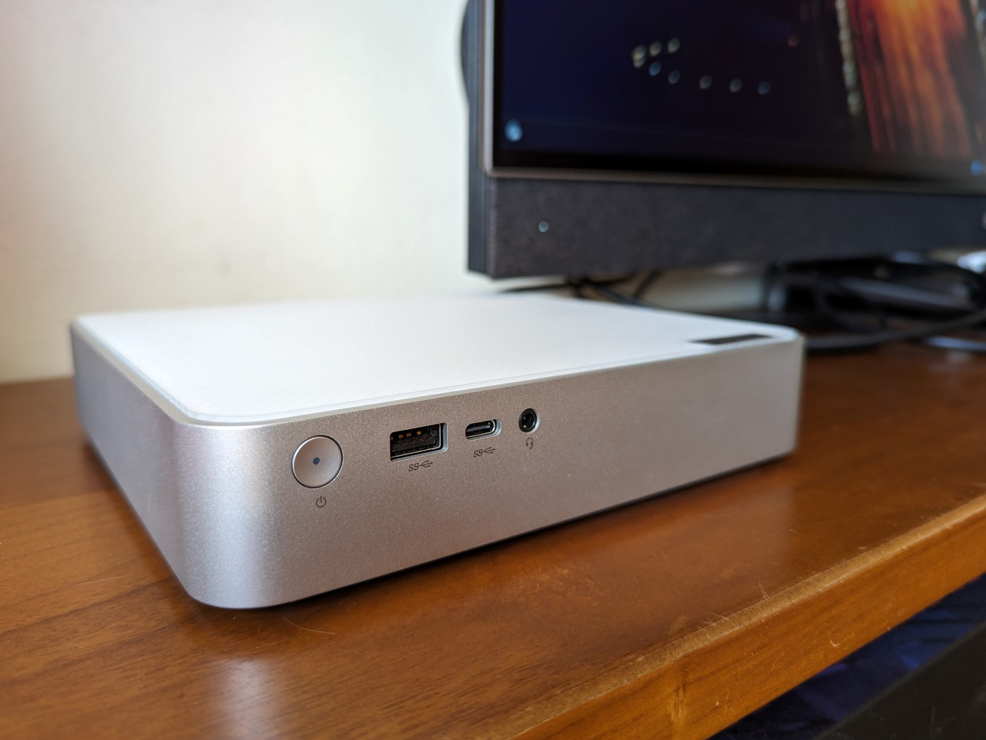 Lenovo IdeaCentre Mini 01IRH8 recension: En Intel NUC-utmanare närmar sig