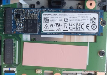 Två platser för M.2 PCIe4-x4 SSD-diskar