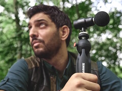 Den trådlösa mikrofonen Shure MoveMic 88 Plus hjälper kreatörer att spela in renare ljud till smartphones, kameror och bärbara datorer. (Bildkälla: Shure)