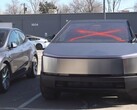En defaced Tesla Cybertruck. Polisen i Colorado griper misstänkt kopplad till flera attacker mot Teslas butik (Bildkälla: CBS Colorado)