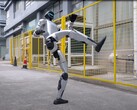 Den humanoida roboten G1 från Unitree imponerar med autentiska kung fu-rörelser. (Bildkälla: YouTube / Unitree Robotics)