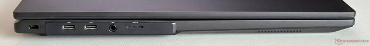 Vänster: Kensington-lås, 2x USB-C 4.0 med Thunderbolt 4 (40 Gbps, DisplayPort 2.1, Power Delivery), 3,5 mm stereouttag, microSD-kortläsare