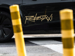 Logotypen för Tesla Robotaxi-plattformen för samåkning på den nya Model Y. (Bildkälla: @artsimage/X)