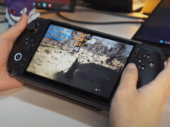 GPD Win 5 används med sitt 80 Wh batteripaket monterat. (Bildkälla: GPD)