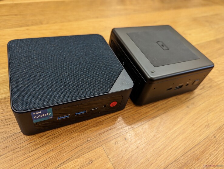 Till vänster: Beelink SEi12, till höger: Intel NUC11TNK Till vänster: Beelink SEi12, till höger: Intel NUC11TNK