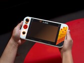 Gamestation Go har en mängd olika kontroller på framsidan. (Bildkälla: My Arcade)