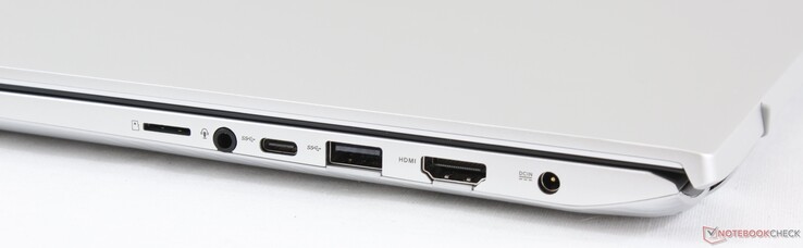 Höger: MicroSD-kortläsare, Kombinerad ljudanslutning 3.5 mm, USB Typ C Gen. 1, USB 3.0, HDMI, AC-adapter