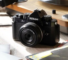 Nikon behandlar sin retro fullformatskamera med en större firmware-uppdatering (Bildkälla: Nikon)