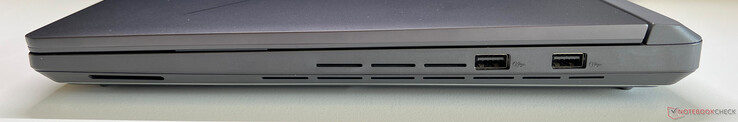 Höger: 2x USB-A 3.2 Gen.2 (10 Gbit/s)