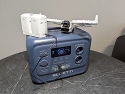 Perfekt för att ladda drönare på vägen