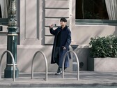 Ett foto som cirkulerar på nätet visar en man som liknar Jay Chou och som håller i en ännu inte lanserad vivo-telefon, troligen X500 Pro Max.