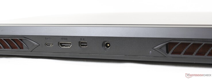 Bakåt: USB-C 3.2 Gen. 2 med DisplayPort 1.4, HDMI 2.0, Mini DisplayPort 1.4, AC-adapter
