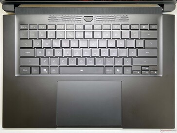 Gigabyte Aero X16: Tangentbord och pekplatta