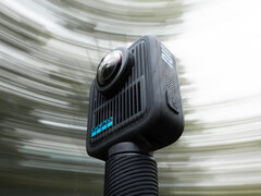 GoPro Max 2 på toppen av ett officiellt stativtillbehör. (Bildkälla: via Igor Bogdanov)