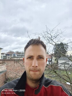 Selfies med Vivo X90 Pro+ är skarpa med hög kontrast