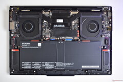 En titt inuti Lenovo ThinkPad X9-15p Gen 1 Aura Edition