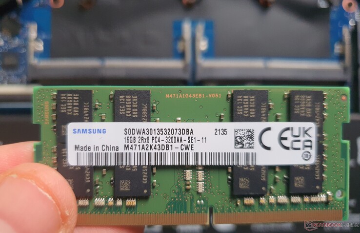 1x 16 GB DDR4-3200 RAM-minne @ 2933 MHz som körs i enkelkanalläge