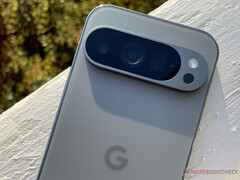 Pixel 9 Pro är en av många Pixel-enheter som är berättigade till den här månadens Pixel-uppdateringar. (Bildkälla: Notebookcheck)