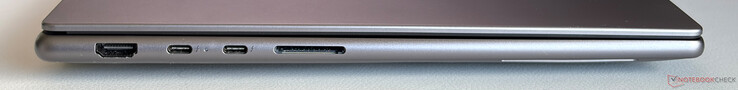 Vänster: HDMI 2.1, 2x USB-C 4.0 med Thunderbolt 4 (40 Gbps, DisplayPort 2.1, strömförsörjning), SD-kortläsare