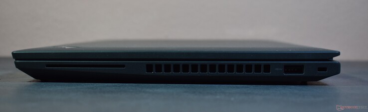 rätt: Smartcard, USB A 3.2 Gen 1, Kensington Lock Slot