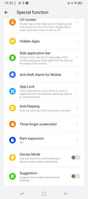 En mängd extrafunktioner. (Bildkälla: Sergey Tarasov - Notebookcheck)