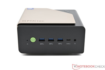 Framsida: Påslagning, 3× USB3.2 Gen2 typ-A, USB3.2 Gen2 typ-C (PD/DP/Data), 3,5 mm kombo-ljuduttag