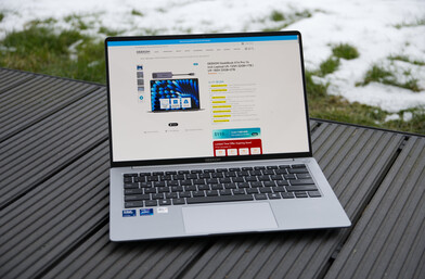 GeekBook X14 Pro - utomhusbruk under mulen himmel