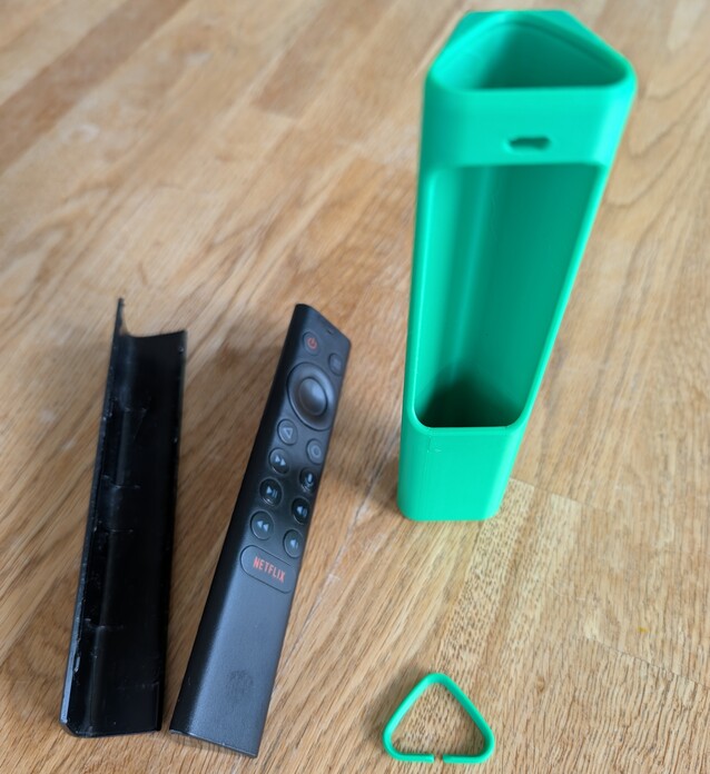 Nvidia Shield-fjärrkontrollen är mer än kapabel att fixa en trasig batterilucka (Bildkälla: Notebookcheck)