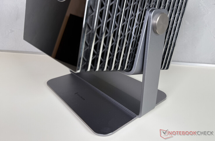 Det som tillval tillgängliga gimbalbordsstativet möjliggör särskilt enkel uppriktning