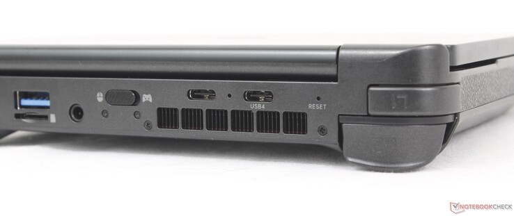 På baksidan: USB-A (10 Gbps), MicroSD-läsare, 3,5 mm headset, Controller/Mouse switch, USB-C 3.2 Gen. 2 (10 Gbps), USB-C 4.0, Reset-knapp