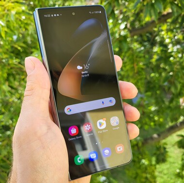 Samsung Galaxy Z Fold4 smartphone recension