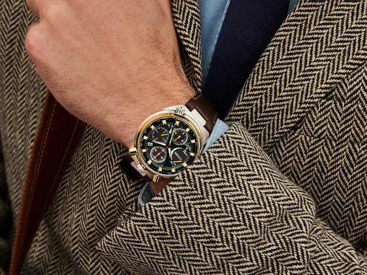 Vinkelbild av Citizen Promaster Tsuno Chrono Racer bärd på handleden.