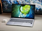 Snapdragon och 18 timmars batteritid för 700 dollar - Samsung Galaxy Book4 Edge 15 Copilot+ recension