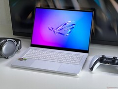 Asus ROG Zephyrus G14 2025. (Bildkälla: Andreas Osthoff/Notebookcheck)