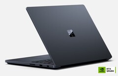Surface Laptop Ultra. Microsoft vill att MacBook Pro-användare ska byta till den här bärbara datorn.