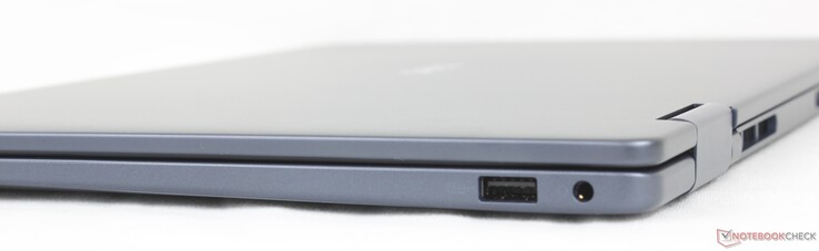 Höger sida: USB-A 3.2 Gen. 1, 3,5 mm headset