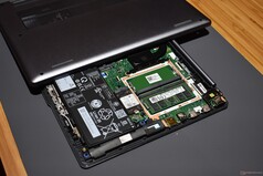 Lenovo IdeaPad Vibe: Uppgraderbara interna komponenter.