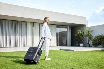 Bluetti Elite 400 har ett utdragbart teleskophandtag och lättrullande hjul (Bildkälla: Bluetti)