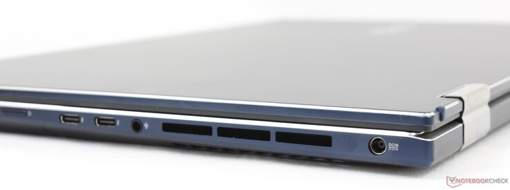 Till höger: Strömknapp, 2x USB-C med Thunderbolt 4 + Power Delivery + DisplayPort, 3,5 mm headset, AC-adapter