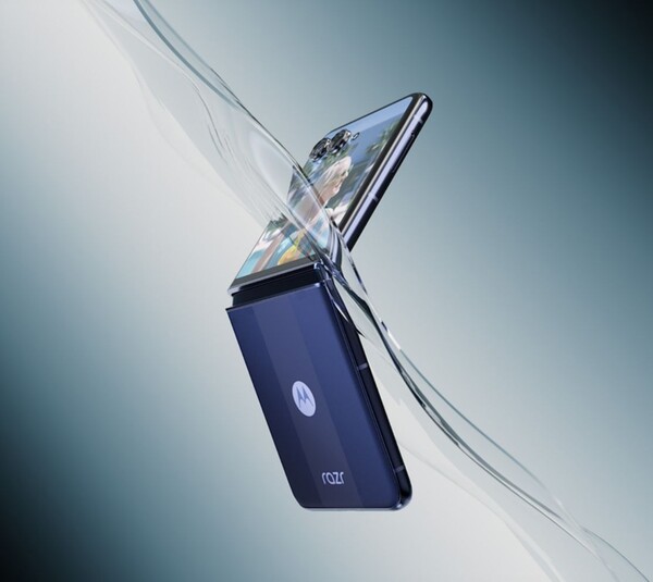 Motorola Razr+ 2025 har IP48-klassning precis som Razr Ultra. (Bildkälla: Motorola)