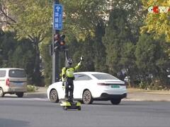 Hangxing No. 1 i aktion (Bildkälla: CGTV+ via YouTube; beskuren skärmdump)