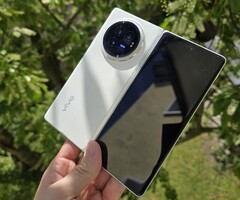 Vivo X Fold 5 kommer att vara lättare än Vivo X Fold 3 som visas här (bildkälla: Notebookcheck)