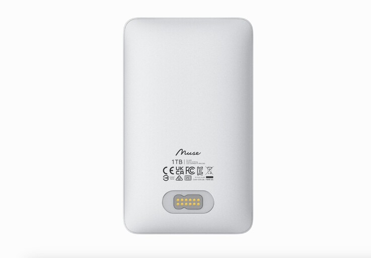Lexar Muse SSD har en egenutvecklad magnetisk anslutning på baksidan.