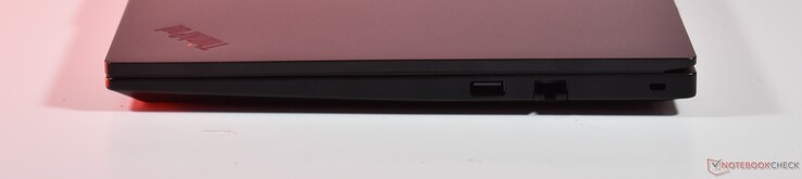 rätt: USB-A 3.2 Gen 1, RJ45-Ethernet, Kensington-lås