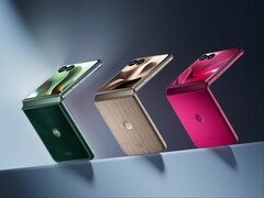 Motorola Razr Ultra finns i fyra olika utföranden, bland annat i trä och Alcantara. (Bildkälla: Motorola)