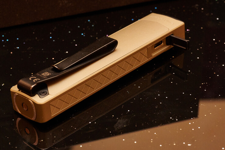 Tvåvägsklipp på Arkpro Ultra (identisk med Arkpro). (Bildkälla: Andreas Sebayang/Notebookcheck.com)