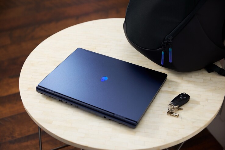 Alienware Aurora 16 är 22,7 mm tjock och väger in på 2,57 kg. (Bildkälla: Dell)